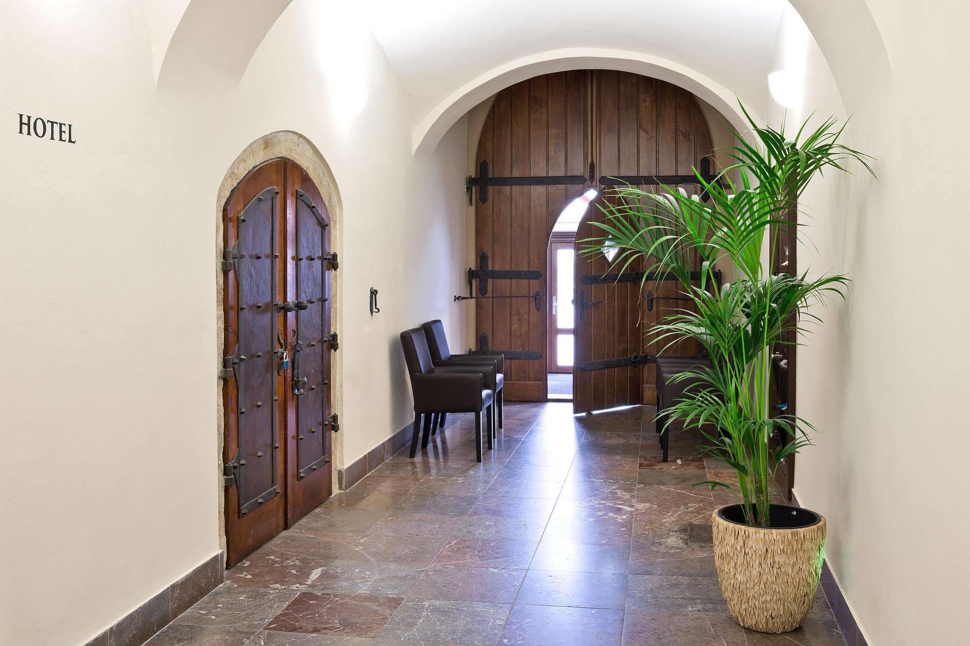 Hotel U Hada Zatec Esterno foto